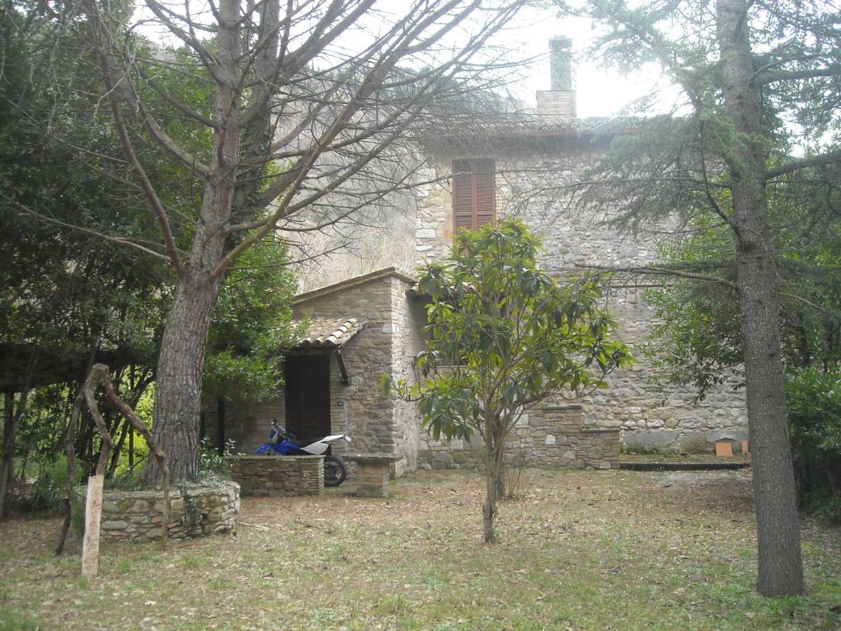 Camere Le Cascatelle Asís Exterior foto
